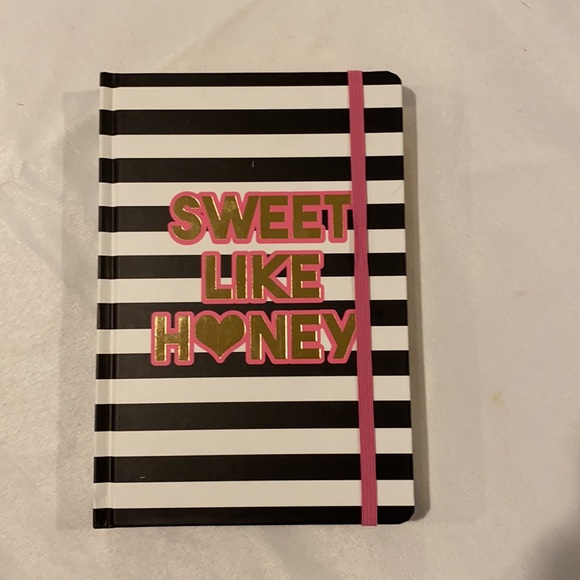 a notebook - Picture 4 of 5